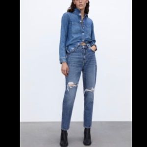 NWT ZARA • Ripped Mom Fit Jeans